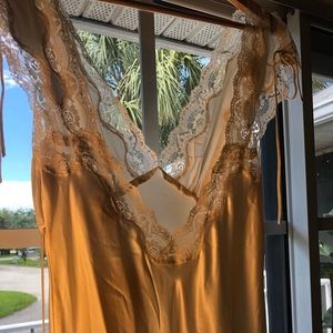 Vtg Retro 50's Style Lustrous pure Silk Nightgown